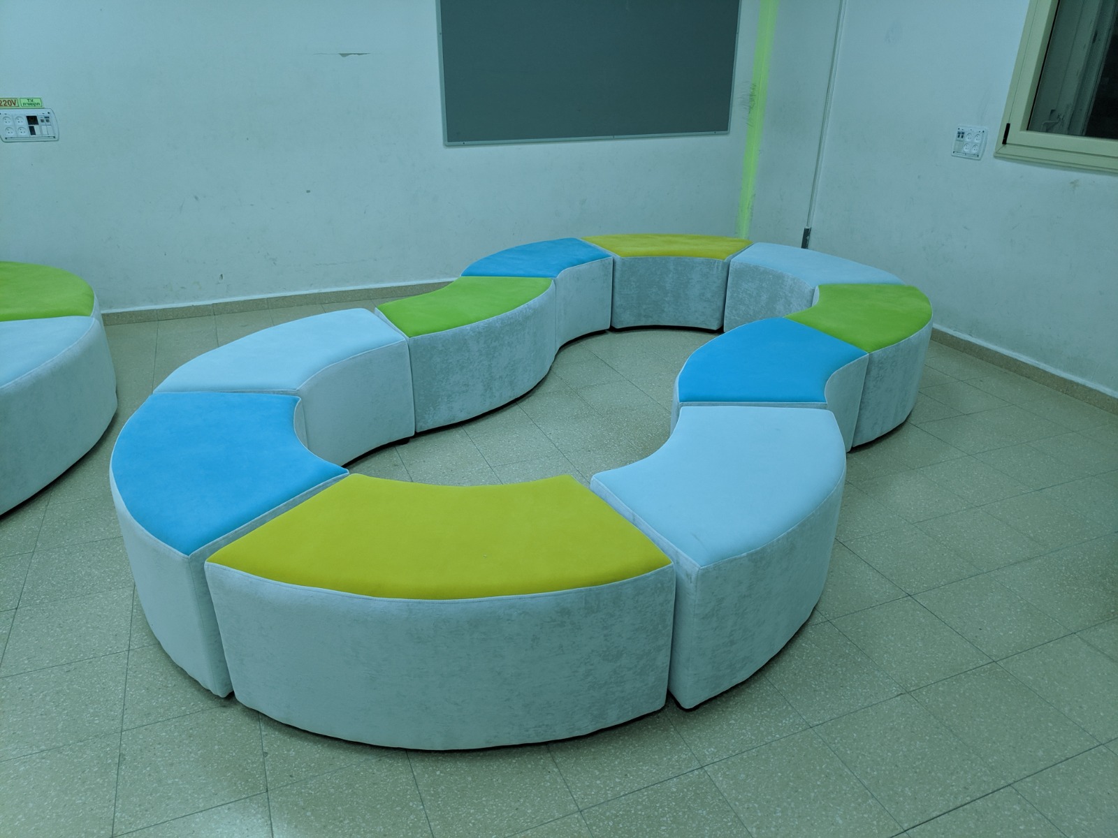 מערכת ישיבה - "8"