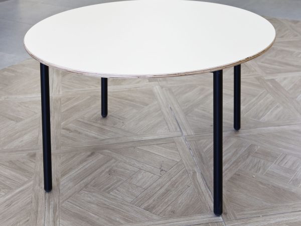 שולחן תלמיד עגול